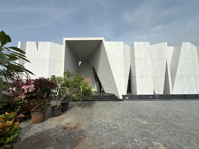 Pollaris Sunwood Corporate House stone work by Stonedge — photo 3 of 9
